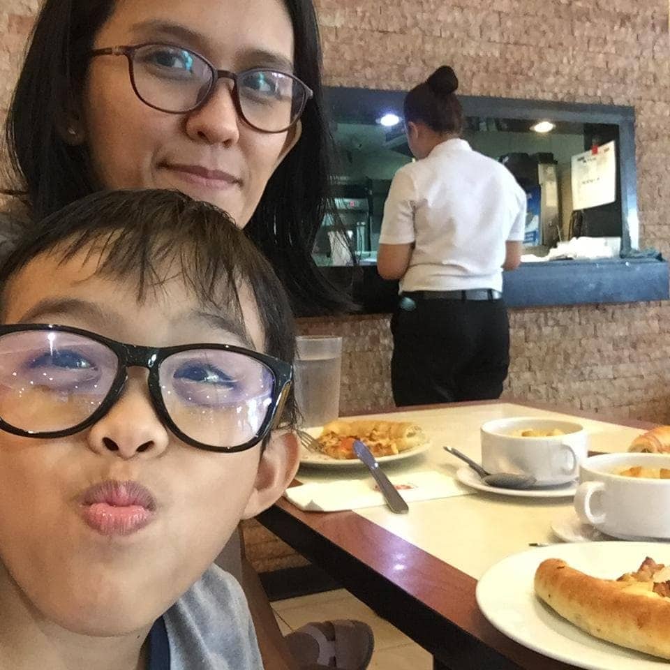 Pizza hut SM Bacoor Date with AZ